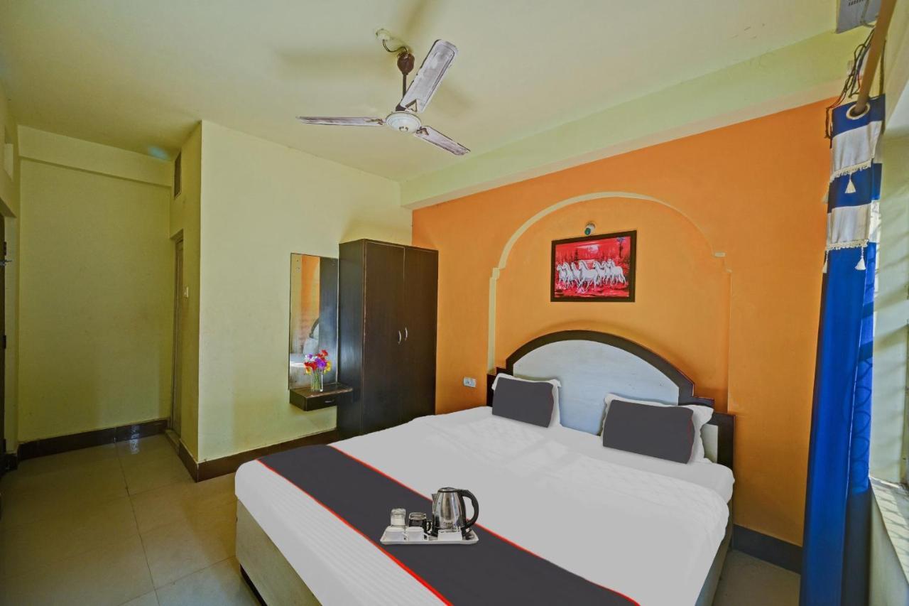 Collection O Shree Bhumi Hotel Puri Buitenkant foto