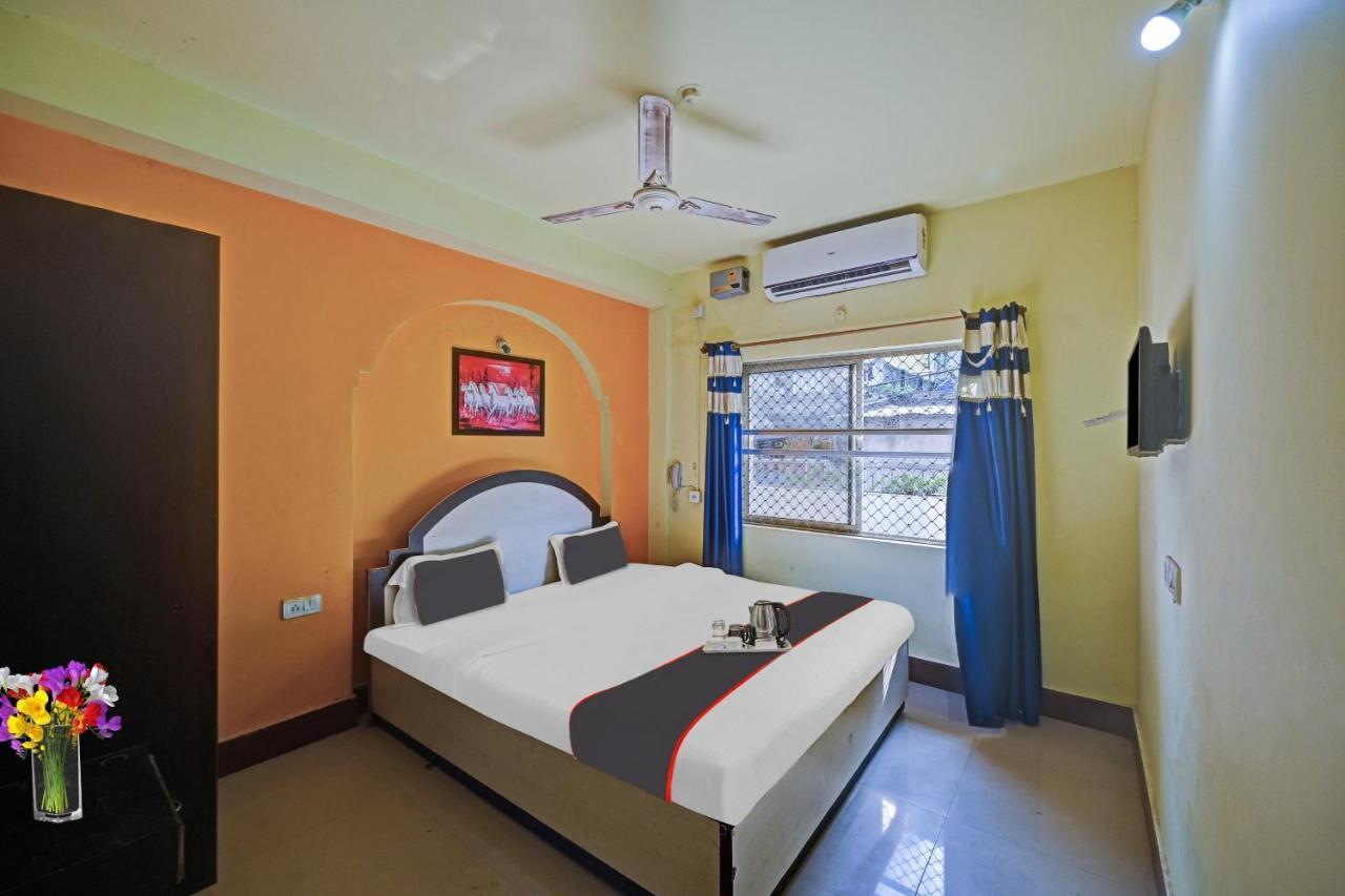 Collection O Shree Bhumi Hotel Puri Buitenkant foto