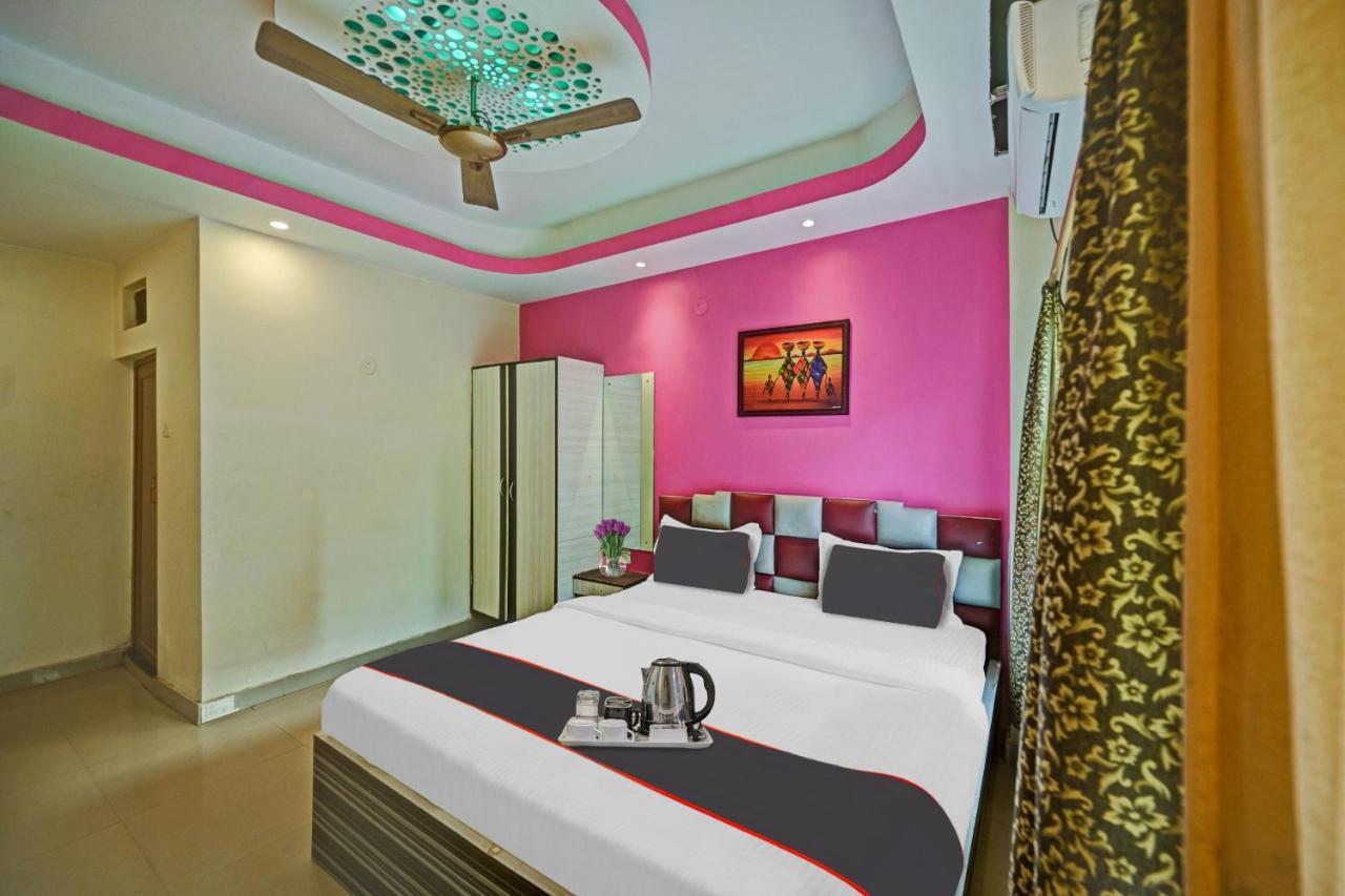 Collection O Shree Bhumi Hotel Puri Buitenkant foto