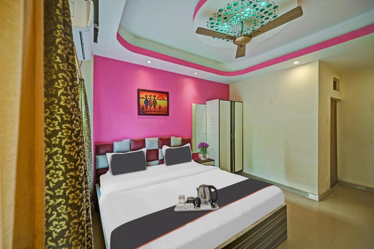 Collection O Shree Bhumi Hotel Puri Buitenkant foto